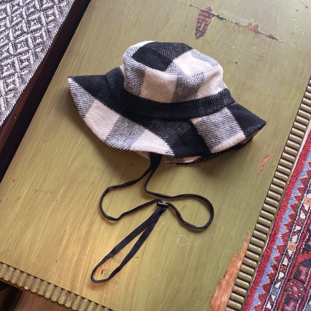 Clyde Felt hat B&W